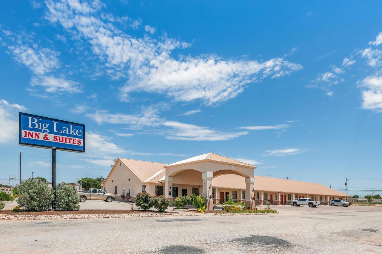 Big Lake Inn And Suites Exterior foto