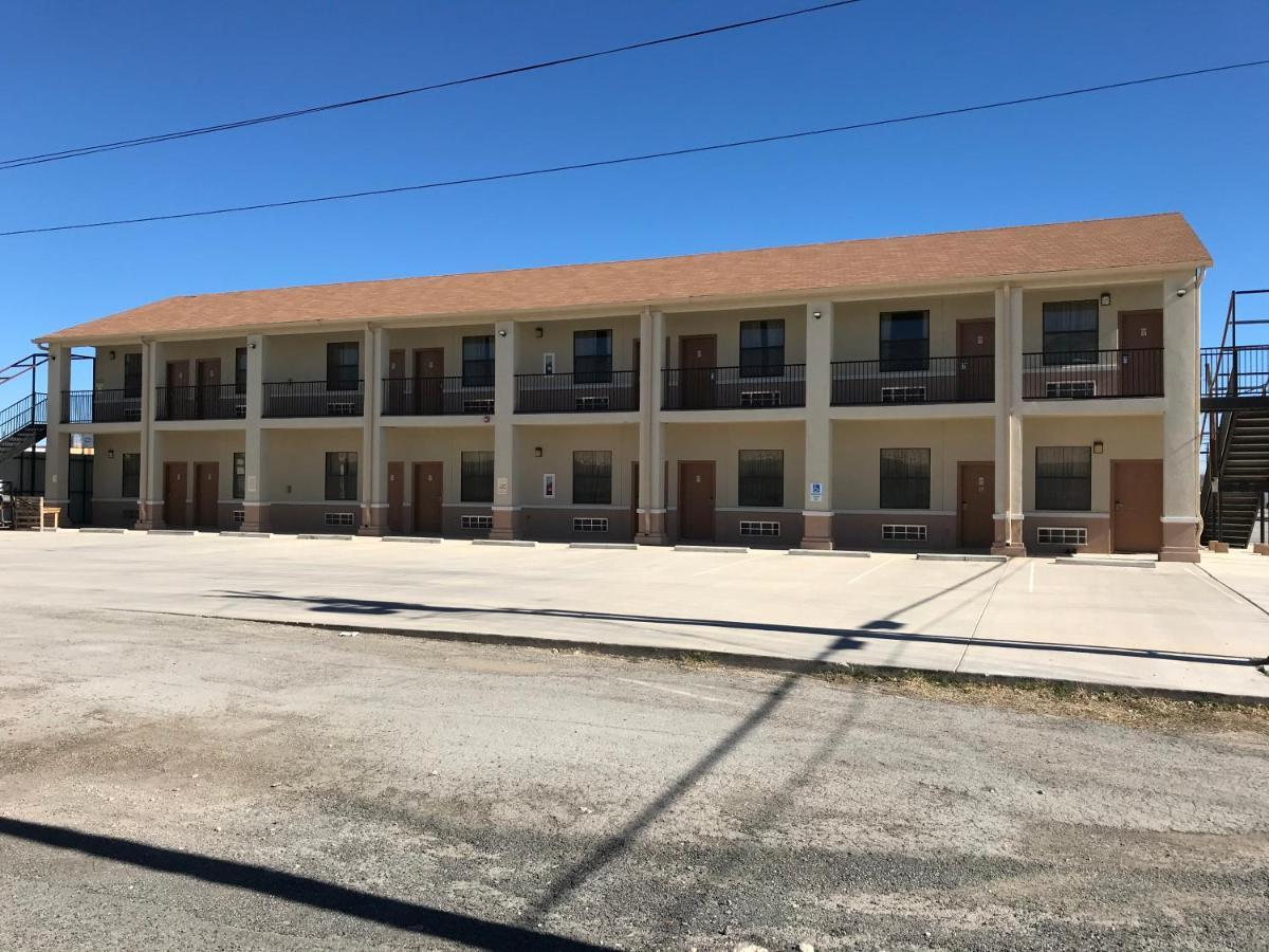 Big Lake Inn And Suites Exterior foto